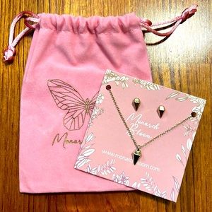 18K Gold Diamond Shaped Earrings and Necklace Set